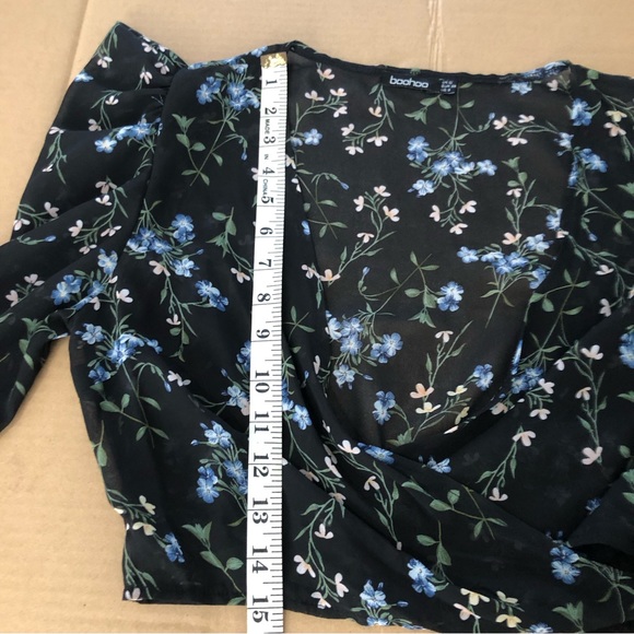 Boohoo WOVEN FLORAL PUFF SLEEVE WRAP BLOUSE SZ 6 - Picture 13 of 14